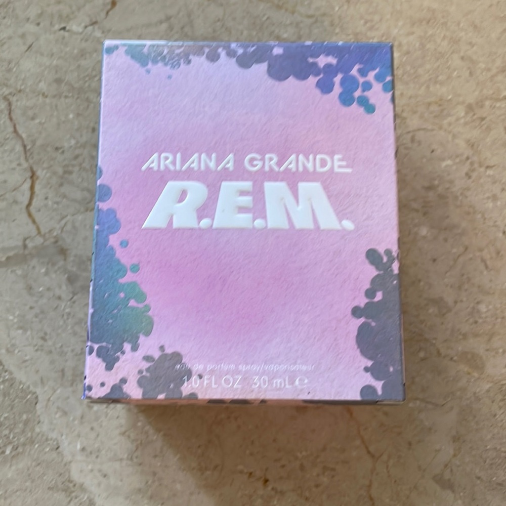 Ariana Grande R.E.M. perfume
